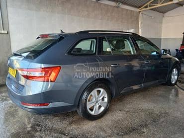 Škoda Superb -  kompletan auto u delovima