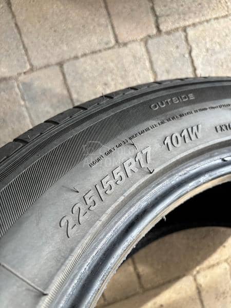 Comforser 225/55 R17 Zimska
