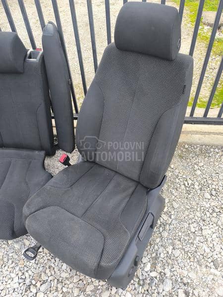 Comfortline plisana sedista