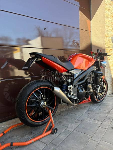 Triumph SPEED TRIPLE 1050