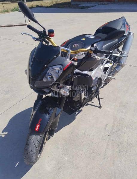 Aprilia Tuono V2