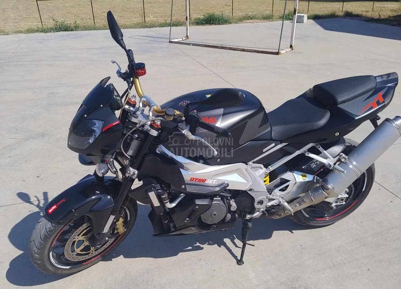 Aprilia Tuono V2