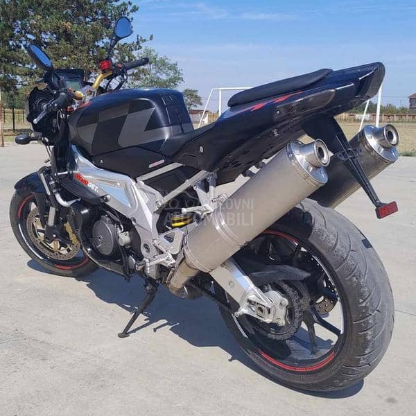 Aprilia Tuono V2