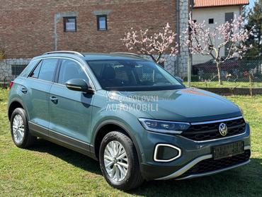 Volkswagen T-Roc IQ LIGHT PETROL BLUE