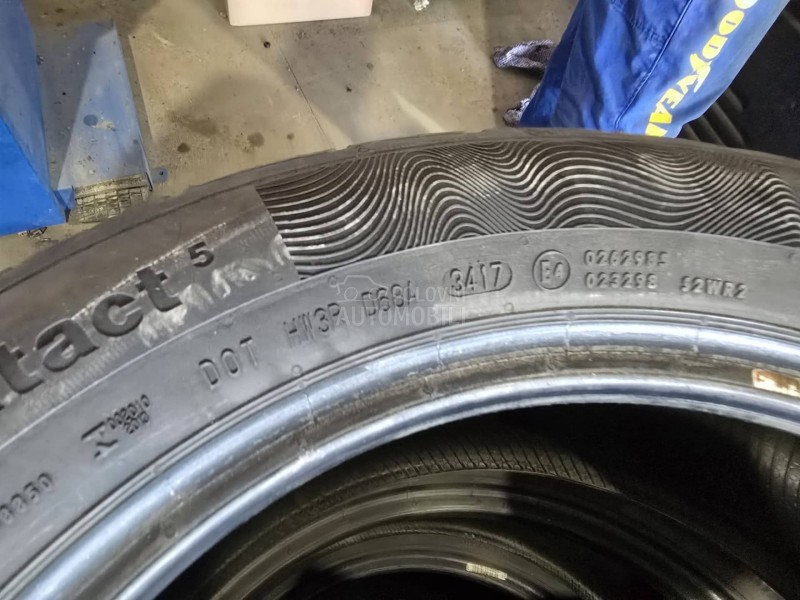 Continental 215/55 R17 Letnja