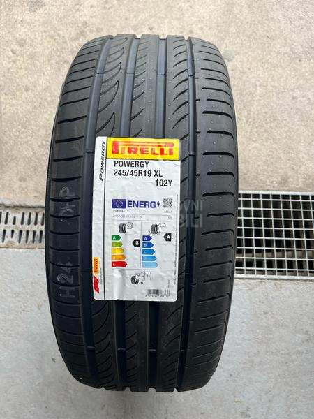 Pirelli 245/45 R19 Letnja