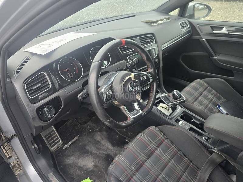 Volkswagen Golf 7 2.0 GTI