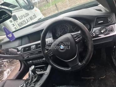 BMW 520 2011. god. -  kompletan auto u delovima