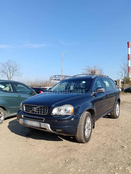 Volvo XC90 2.4L L5 DOHC 20V AWD