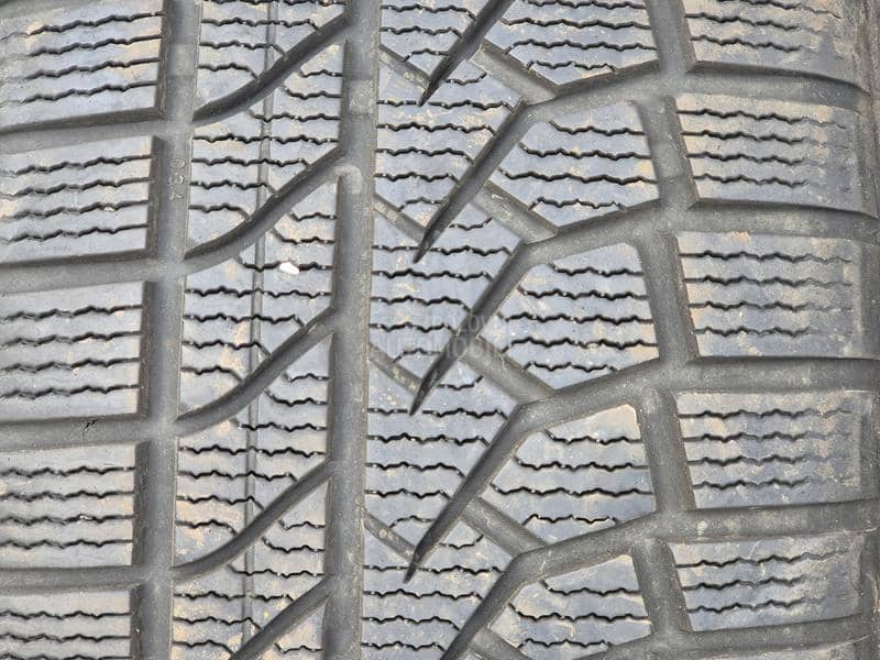 Goodride 225/45 R18 Zimska