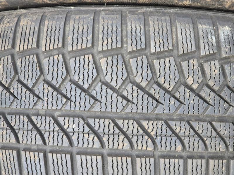 Goodride 225/45 R18 Zimska