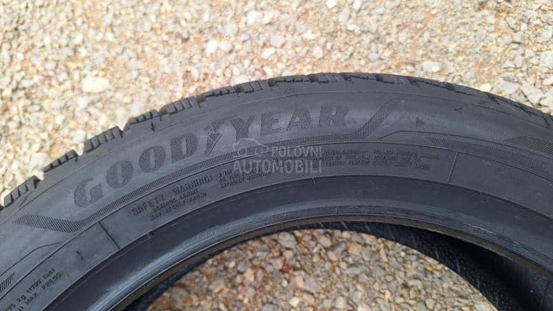 Goodyear 225/50 R18 Zimska