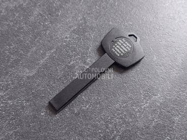 NOV rezervni plasticni kljuc za BMW 125, 750, 116 ...