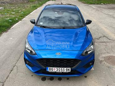 Ford Focus ST-line PANO/LED