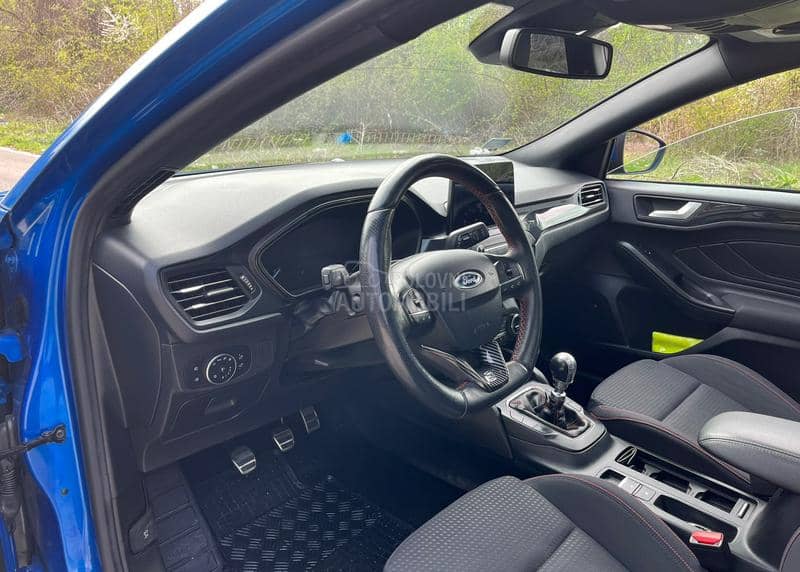 Ford Focus ST-line PANO/LED/REG