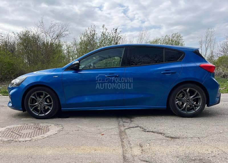 Ford Focus ST-line PANO/LED/REG