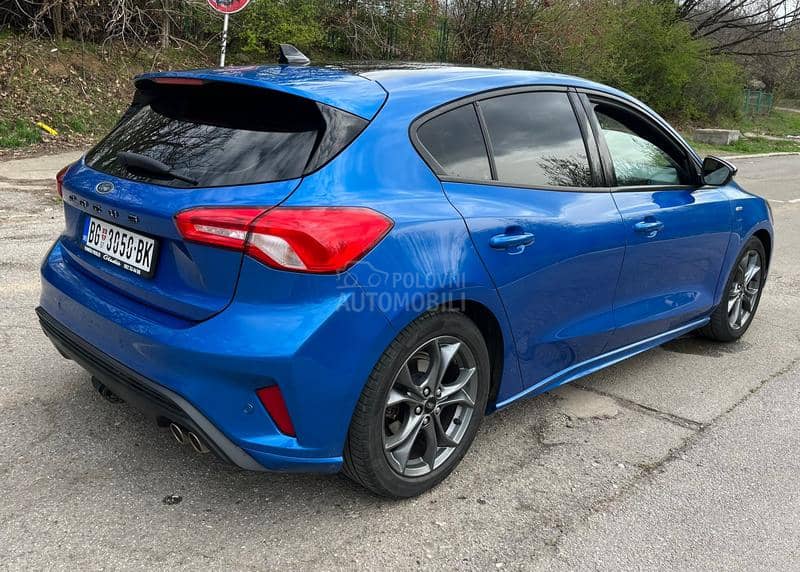 Ford Focus ST-line PANO/LED/REG