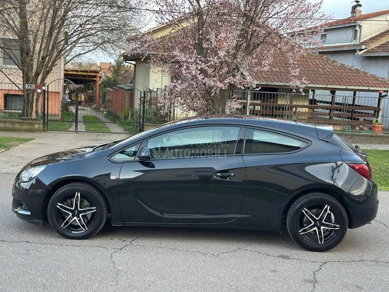 Opel Astra J GTC 1.4 Turbo