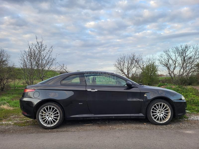Alfa Romeo GT 