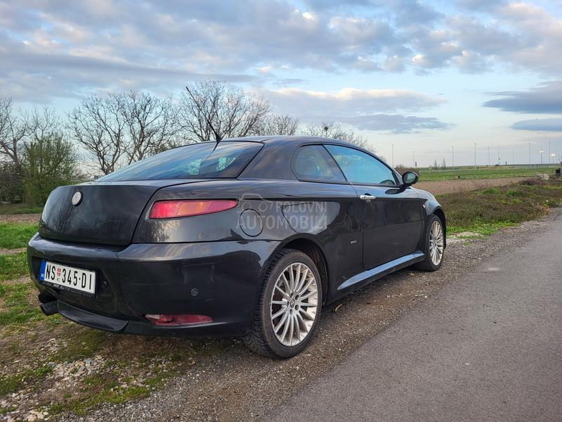 Alfa Romeo GT 