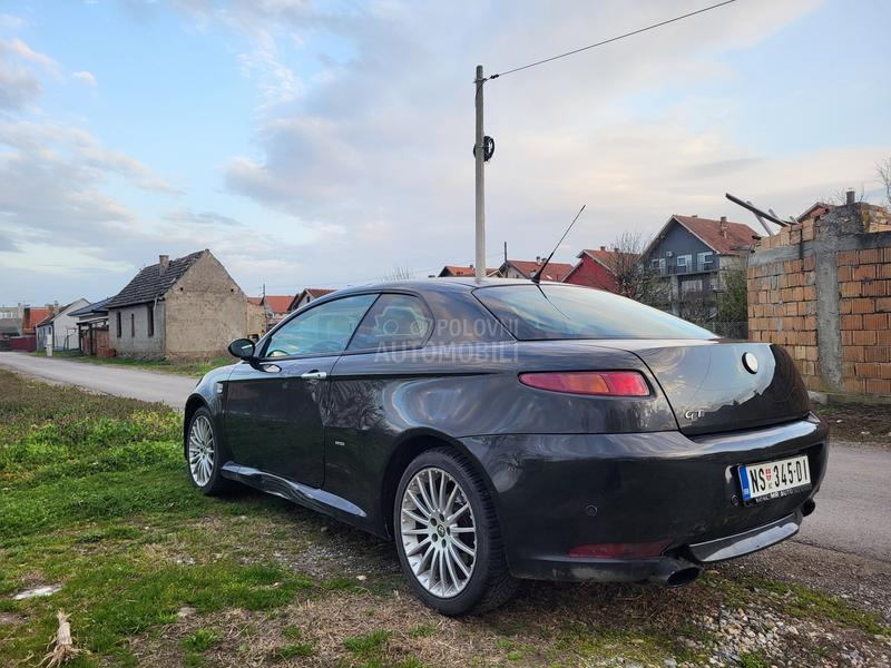 Alfa Romeo GT 