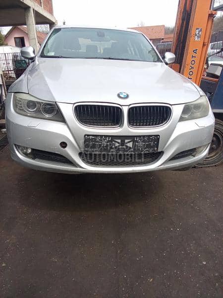 BMW 320 2010. god. -  kompletan auto u delovima
