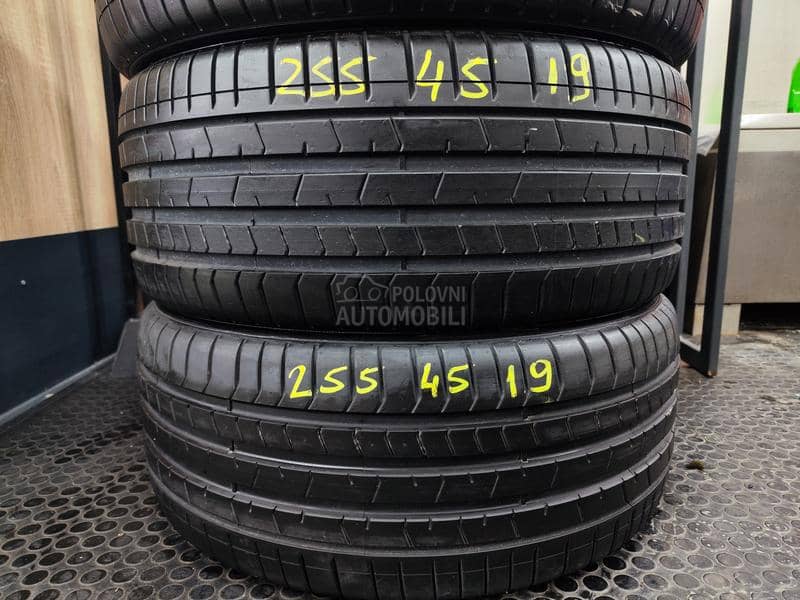 Pirelli 255/45 R19 Letnja