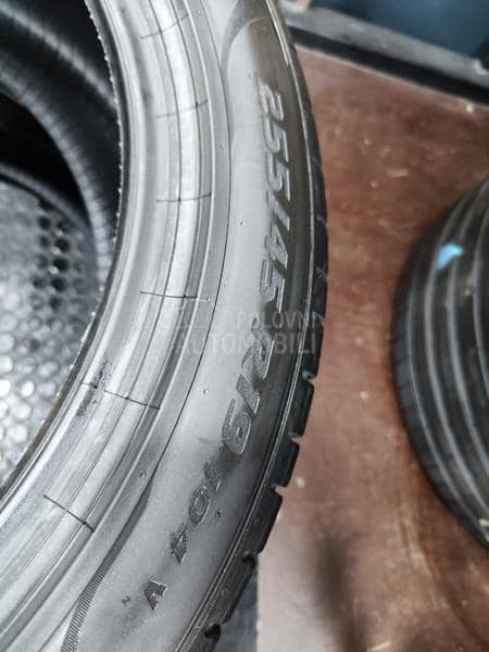 Pirelli 255/45 R19 Letnja