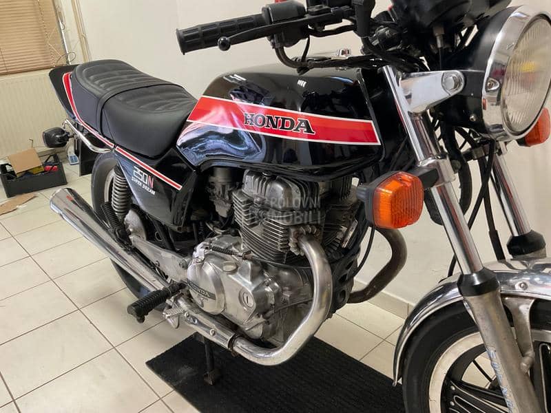 Honda CB 250 Super Dream