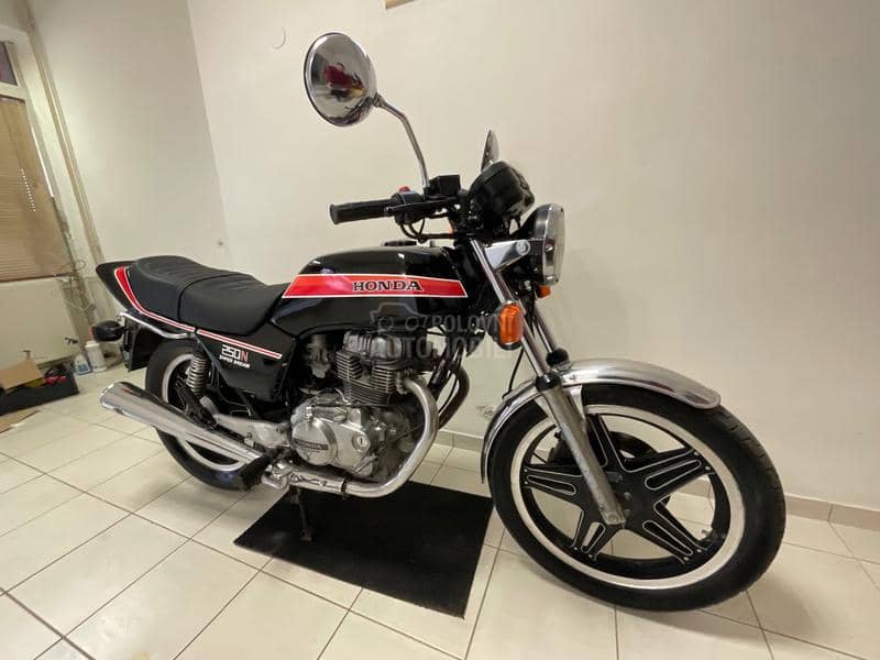 Honda CB 250 Super Dream