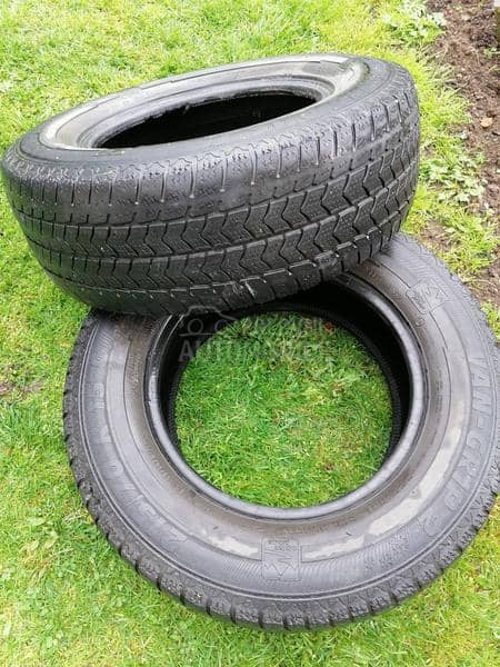 Semperit 215/70 R15 Zimska