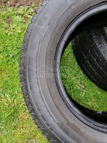 Semperit 215/70 R15 Zimska