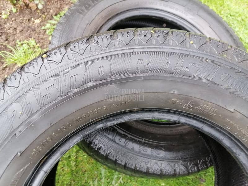 Semperit 215/70 R15 Zimska
