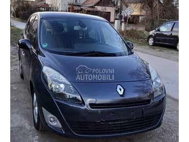 Renault Grand Scenic family