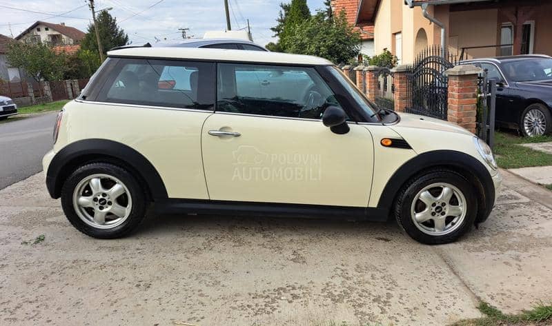 MINI Cooper 1.6D KOZA