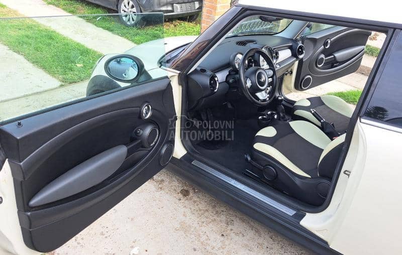 MINI Cooper 1.6D KOZA