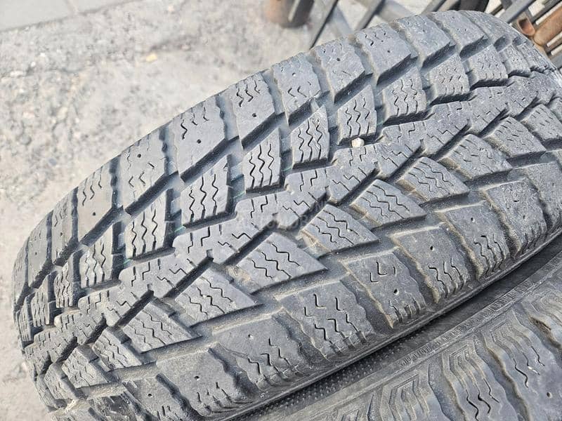 Kumho 215/70 R15 Sve sezone