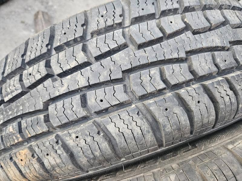 Avon 195/70 R15 Sve sezone