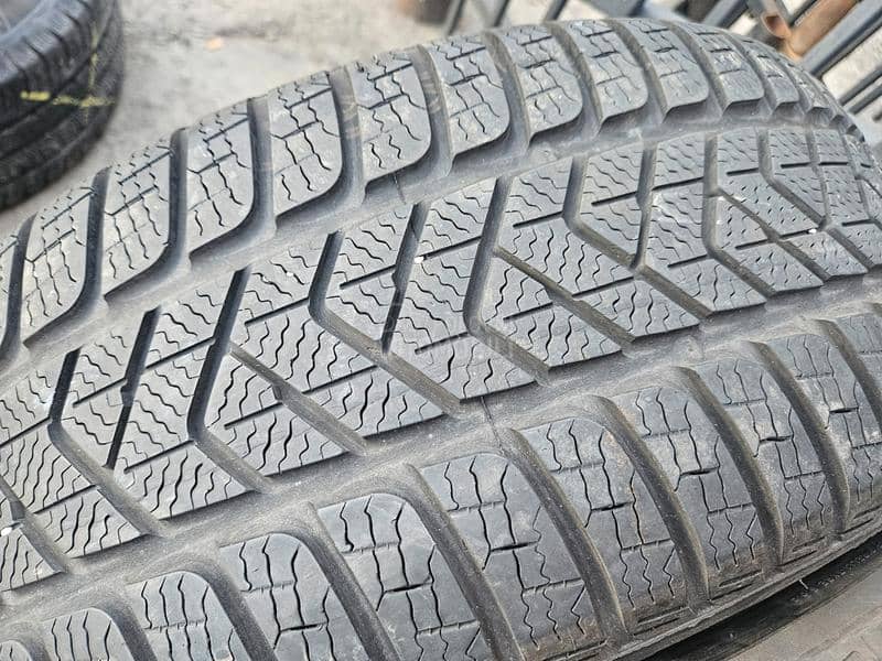 Pirelli 235/55 R17 Sve sezone