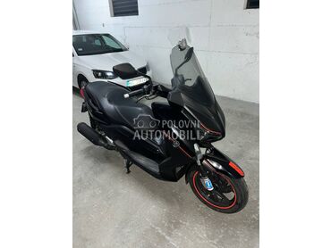 Yamaha xmax 250cc