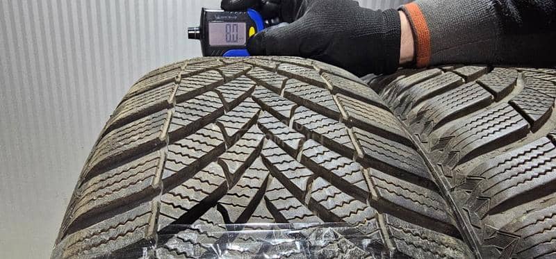 Semperit 215/60 R16 Zimska