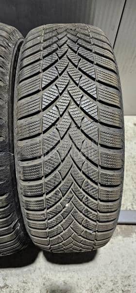 Semperit 215/60 R16 Zimska