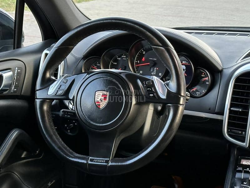Porsche Cayenne 3,0  totalni ful nov