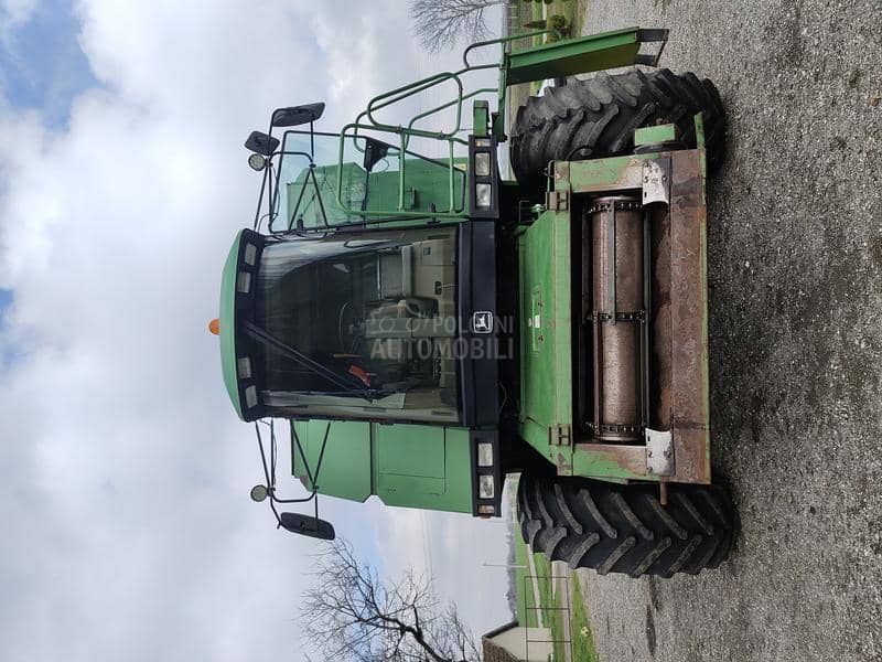 John Deere 2256
