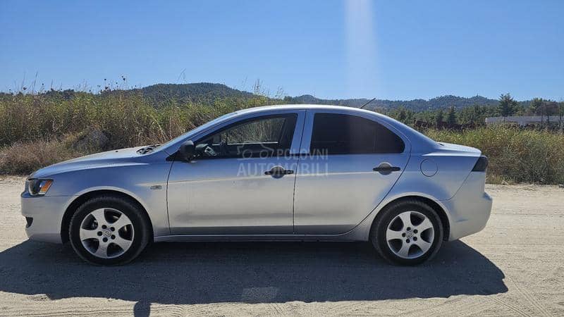 Mitsubishi Lancer 1.5i