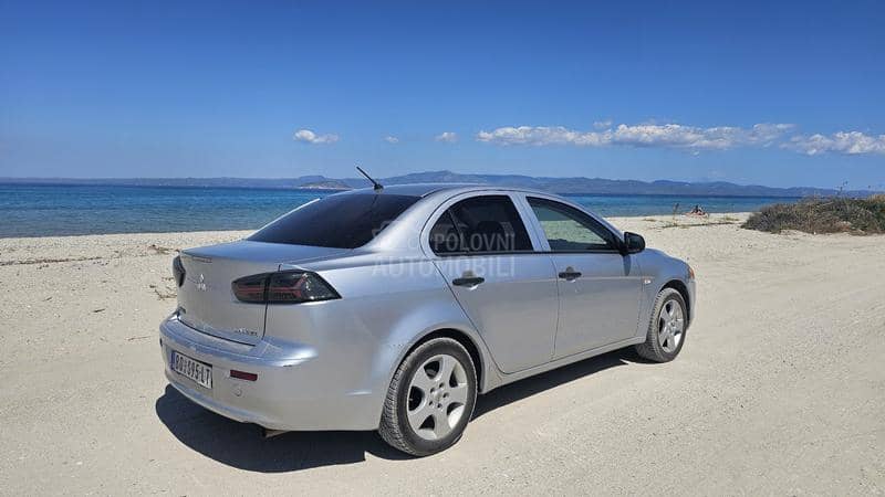 Mitsubishi Lancer 1.5i