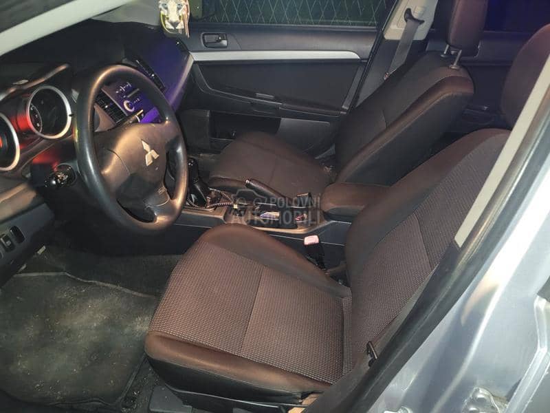 Mitsubishi Lancer 1.5i
