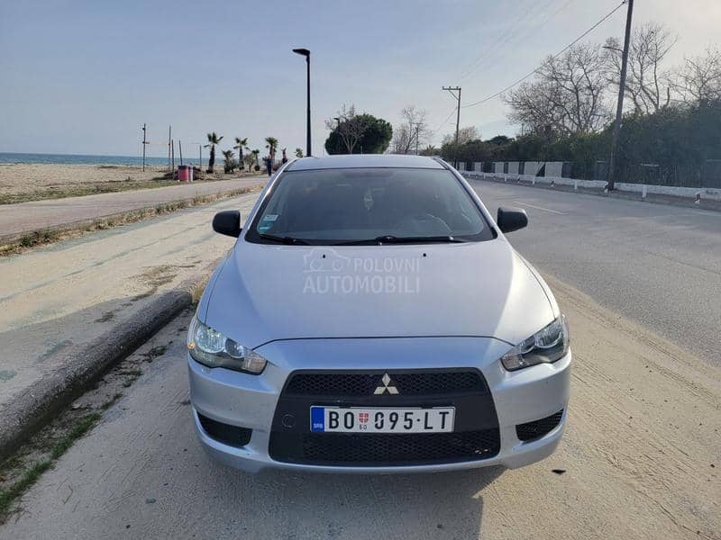 Mitsubishi Lancer 1.5i