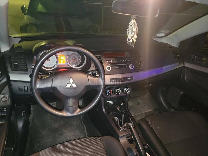 Mitsubishi Lancer 1.5i