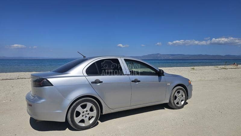 Mitsubishi Lancer 1.5i